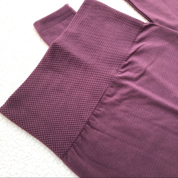 6 HR SALE❗️Diamond Waist Fleece Zenana Leggings - Picture 4 of 7